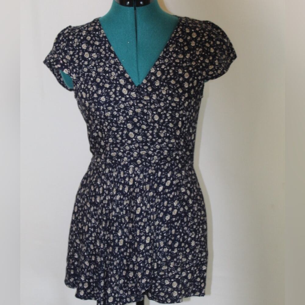 Angie Navy Blue Floral Romper Short Sleeve V-Neck Boho Style Women’s Small